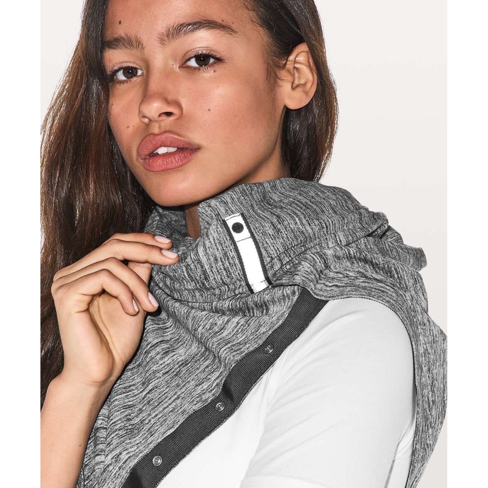 Lululemon Vinyasa Scarf Heathered Black White Space Dye Snap Wrap Accessory